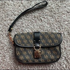 Dooney & Bourke wristlet